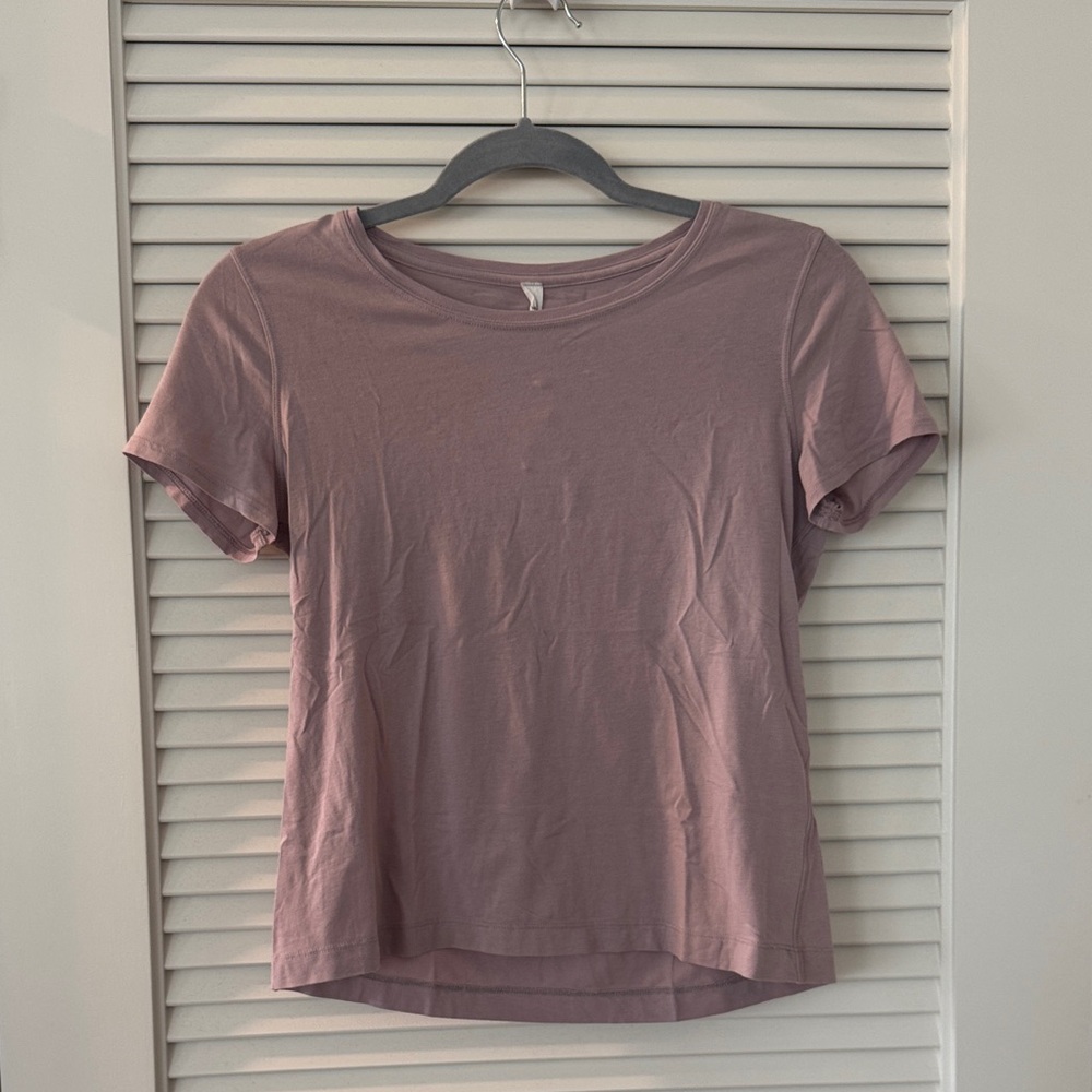 lululemon athletica Dusty Rose Short Sleeve Tee